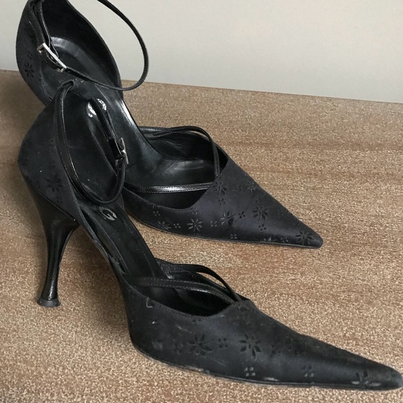 Gorgeous Dolce & Gabbana Heels - Picture 4 of 4